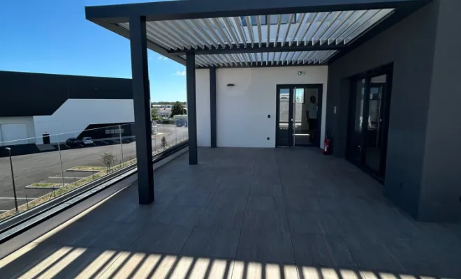 Réalisation de pergolas bioclimatique aluminium et sur-mesure, Lancié, Desigaud 